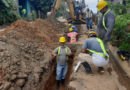 Trabajadores de ENACAL instalan tubería de agua potable en Nueva Guinea