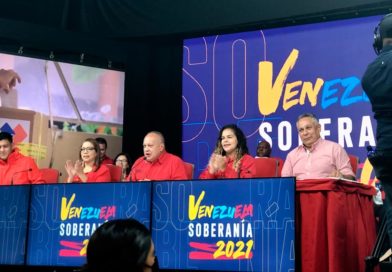 Diosdado Cabello en comando de campaña del Partido Socialista Unido de Venezuela (PSUV).