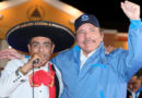 Presidente Comandante Daniel Ortega junto al Mariachi Azucena