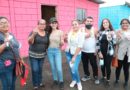 Familias protagonistas tras la entrega de viviendas en Villa Flor de Pino