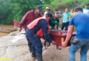 Efectivos de la Fuerza Naval del Ejército de Nicaragua en labores de rescate de cuerpos sin vida en El Rama, Región Autónoma de la Costa Caribe Sur.