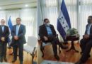 Canciller de Honduras, Lisandro Rosales Banegas recibiendo en su despacho al Embajador de Nicaragua en Honduras, Valdrack L. Jaentschke.