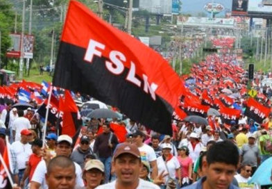 Pueblo presidente en caminata partidaria sobre la pista Tiscapa