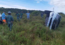 Impactante video difundido de un elefante enfurecido que se abalanza sobre un coche en Sudáfrica.