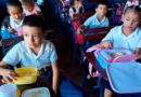 Estudiantes de la Escuela Elaisa Sandoval de Juigalpa recibiendo su Merienda Escolar.