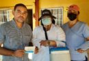 Familias de Managua son vacunas contra la COVID-19 en las puertas de sus casas