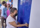 Alcaldesa de Managua junto a la propietaria de la nueva vivienda digna entregada en el barrio Jonathan González