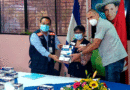 Ministra de Salud de Nicaragua, doctora Martha Reyes, recibiendo donación de mascarillas