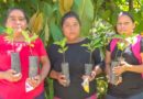 Protagonistas de la entrega de semillas del Instituto de TecnologÍa Agropecuaria con sus bonos de hortalizas y enramas