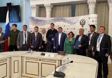 Embajadora de Nicargua en Rusia junto al Viceministro de Deporte de la Federación de Rusia en la mesa redonda