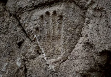 mano, misteriosa, encuentrasn ,descubrimiento, arqueología, Jerusalén, Israel, huella, mil , años, tallada, foso, seco, antigüedad, descubierta, muros, piedra,