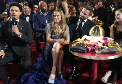 Ben, Affleck,Jennifer, López, JLo, reaccionan, Grammy, saber, memes, Tiktoker, cuenta, cómo, pareja, durante, durante, gala,