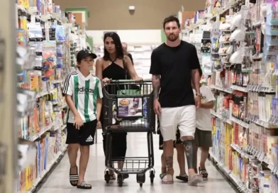 futbolista, Lionel, Messi, astro, sorprende, fans, supermercado, Miami, local, inesperado, encuentro, compras, haciendo, testigo,