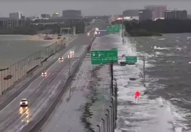 huracán, Idalia, video, impactante, paso del huracán, golpea, Florida, magnitud de su furia, costa, puente, península, Estados Unidos,