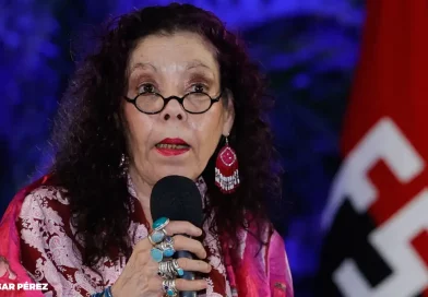 rosario murillo, vicepresidenta de nicaragua, huipil, cultura de nicaragua,