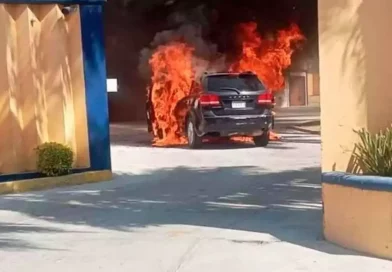 camioneta, incendia, llamas, entrando a un motel, ingresaban, camioneta negra, Puebla, Motel la Sabana,