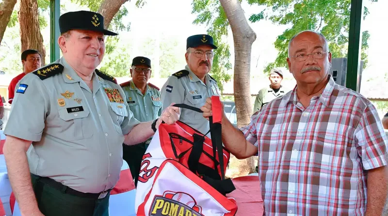 ejercito de nicaragua, equipo de beisbol dantos, comandante en jefe