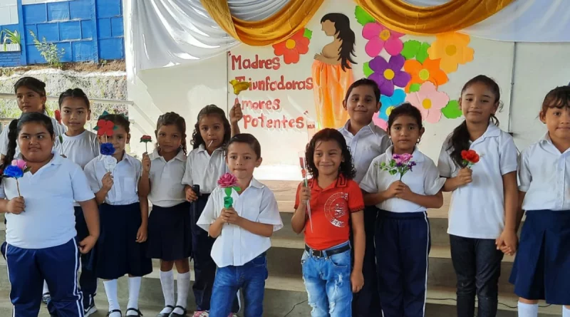 nicaragua, dia de las madres, nicaragua, centro educativo, nicaraguenses