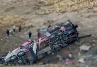 bus, autobús, accidente, Perú, muertos, fallecidos, desploma, caer, abismo,