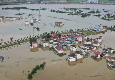 crecidas, ríos, aumento de nivel del agua, inundaciones, China, evacuar, evacuan, lluvias, niveles de alerta,