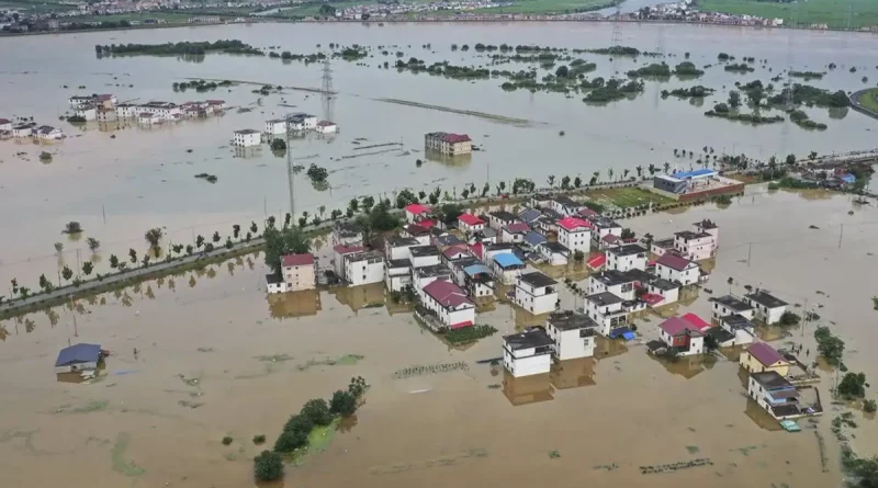 crecidas, ríos, aumento de nivel del agua, inundaciones, China, evacuar, evacuan, lluvias, niveles de alerta,