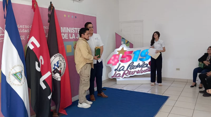 nicaragua, ministerio de la juventud, ensayos y poemas, minjuve,