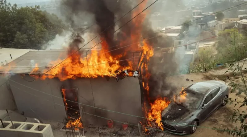 tijuana, mexico, tesla, incendio, conectan, poste de energia, conexion ilegal, provoca incendio, recargar, vehiculo electrico,