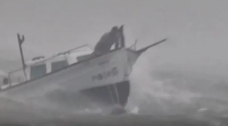 españa, pescador, velero, choque, rocas, fuerte temporal