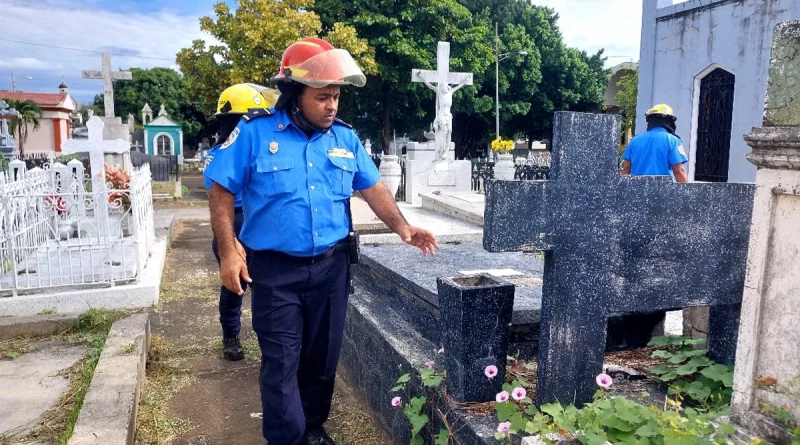 bomberos de nicaragua, cementerios nicaragua, managua, ministerio del interior, día de los fieles difuntos