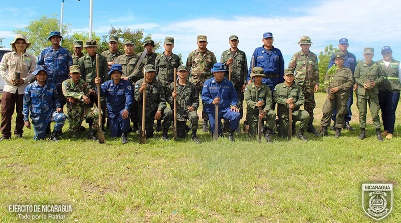 ejercito de nicaragua, mateare, managua, laguna de apoyeque, jornada de reforestacion