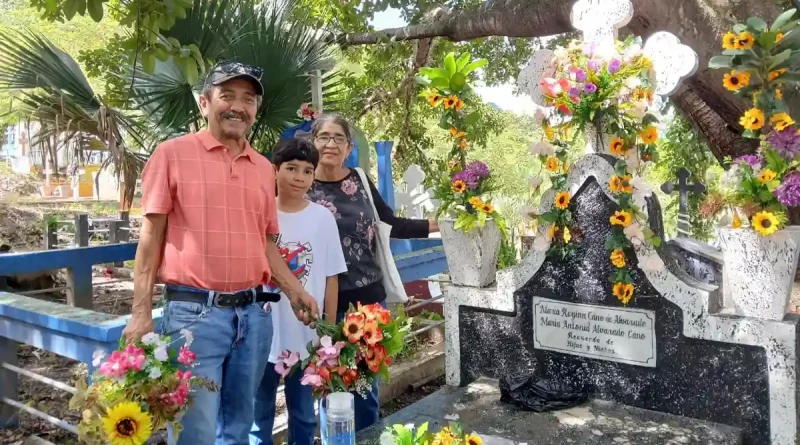 heroes y martires, matagalpa, cementerios, dia de los difuntos, frente sandinista, familiares,