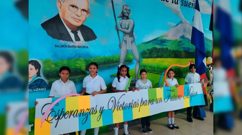 Chinandega, estudiantes, centro escolar, ciclo escolar 2025, comunidad educativa, bienvenida, celebra,