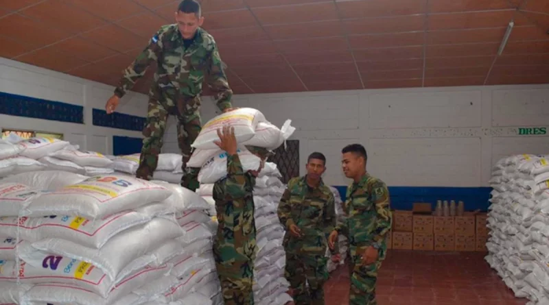 Ejército de Nicaragua , merienda escolar, descarga de paquetes., chontales, Nicaragua,