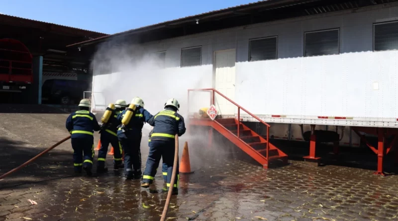 bomberos unidos, gobierno de Nicaragua, preparación, bomberos en manejo,