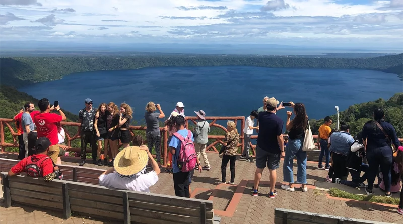 nicaragua, masaya, catarina, mirador de catarina, familias,