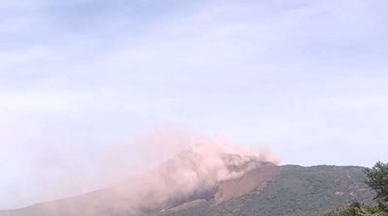 volcán, volcán Telica, INETER, explosiones, nuevas, continua, exhalaciones, León,