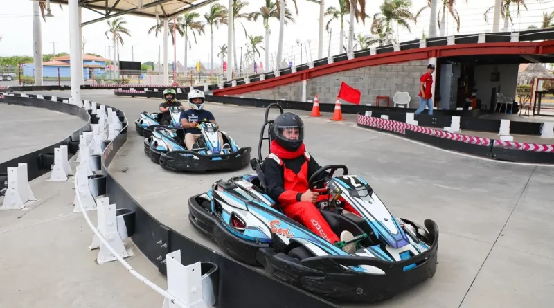 go-karts, pista, Puerto Salvador Allende, actividades,