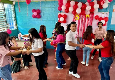 estudiantes, amor y amistad, día del amor y la amistad, colegio San Sebastián, Managua, 14 de febrero,