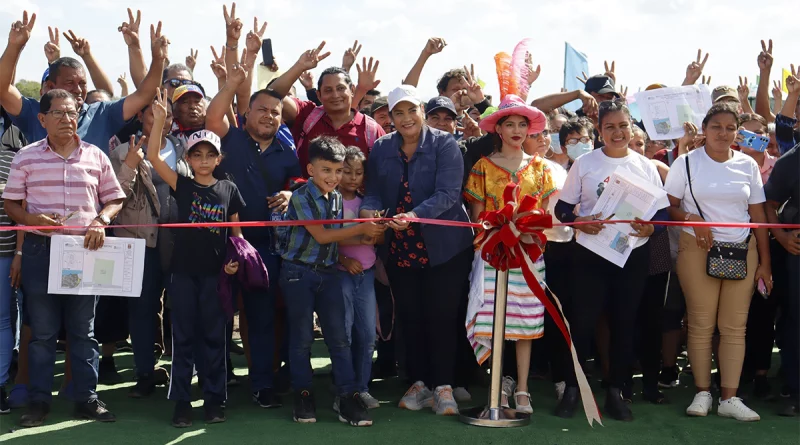 nicaragua, entrega de lotes terreno, familias nicaraguense, villa esperanza, managua,