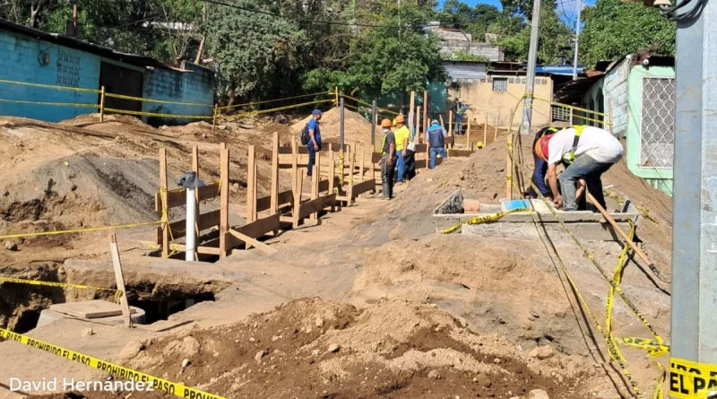 Nicaragua, gobierno de Nicaragua, barrios de managua, Alexis arguello, obras de drenaje,