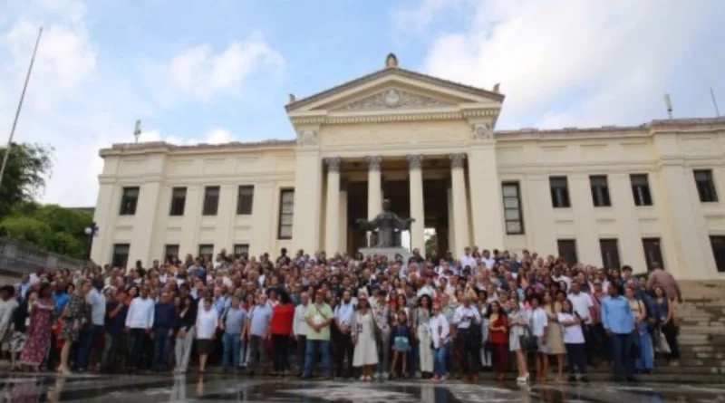 comunicación digital, inteligencia artificial, movilización social, plataformas digitales, universidad de la habana, cuba, embajadora de nicaragua, nicaragua, coloquio internacional patria, redes sociales, agenda contrahegemónica, telesur