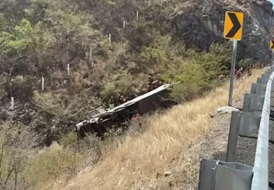 México, muertos, accidente, autobus, vuelco, volcó,